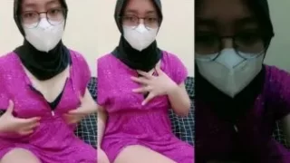 Miss Bi Ukhti Mulai Berani pamer Belahan