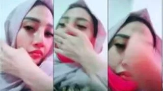 Sasmita Lepas Hijab Pamer Body Seksi