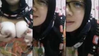 Toketnya Khandel Ukhti Cantik nan Binal